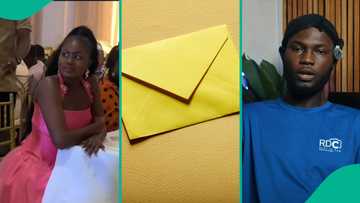 Man writes note and publicly gives it to beautiful lady, what he wrote trends online
