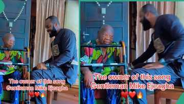 Man visits legendary Igbo singer Mike Ejeagha as his elephant and tortoise song trends on TikTok