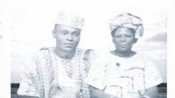 Atiku ba maraya ba ne - Fadar shugaban kasa ta tona ma sa asiri, duba hotonsa da iyayensa