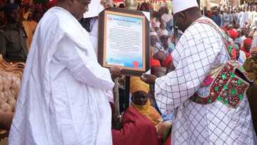 Sarkin Machina ya karrama Gwamna Gaidam da wata babbar sarauta