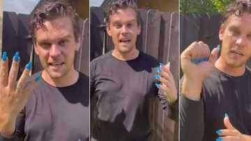 Man with fake long nails teaches women how to defend themselves during fight in viral video
