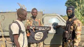 Borno: Hotunan ragargazar da sojoji suka yi wa ISWAP a Askira Uba, sun kashe 50 sun ƙwato makamai