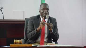 Gwamnan APC Ya Umarci Kwamishinoni Su Gaggauta Fita Daga Gidajen Gwamnati, Ya Basu Wa'adi