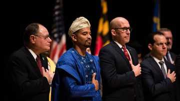 Hotuna da bidiyon dan Najeriya sanye da babban riga ana rantsar da shi a Amurka bayan ya lashe zabe
