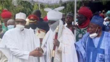 President Buhari meets with families of Kano explosion victims
