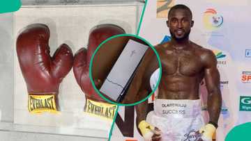 Tears as late Nigerian boxer is laid to rest, leaves behind 2 beautiful daughters