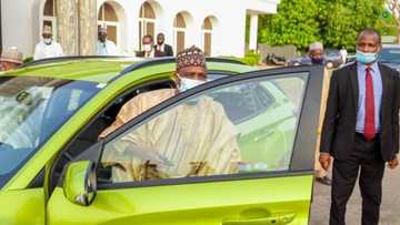 Ci gaba: Tambuwal ya gwada mota kirar Najeriya mai aiki da wutan lantarki