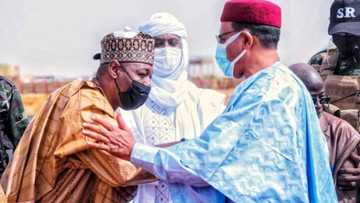 Da Ɗuminsa: Gwamna Zulum Ya Shilla Ƙasar Nijar, Ya Sa Labule da Shugaba Bazoum