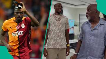 "Wetin Osimhen do?": Netizens react as Pinnick side-eyes striker during visit in his Lagos mansion