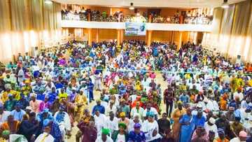 Gwamnan APC Ya Zakulo Mata 16, Ya Raba Masu Muhimman Mukamai a Gwamnatinsa