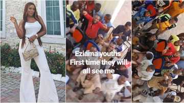 Blogger Linda Ikeji blesses youth in her village with N200k as she visits for her sister's wedding