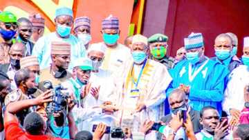 Ganduje ya saka hannu a kan sabuwar dokar masarautu ta Kano