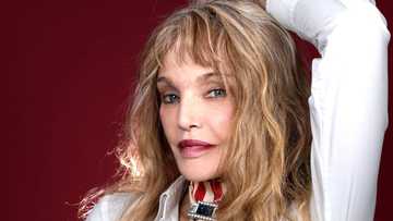Quelle est la fortune d'Arielle Dombasle et d'où provient-elle ?