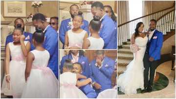 Groom cries for joy on wedding day, adopts bride's children on the altar, cute photos stir reactions