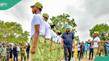 Jubilation as Nigerian governor gifts corps members N200,000 each