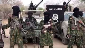 Yanzu-Yanzu: Yan kungiyar ISWAP sun yi garkuwa da daruruwan mutane a Borno