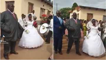 Love in the air: Lady enjoys stunning wedding dance with plus-size husband, amazing video sets tongues wagging