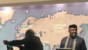 Unbelievable! See what Biafrans did to Governor Okorocha in London (photos, video)