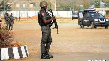 'Yan fashi sun caccakawa wata tsohuwa mai shekaru 75 wuka, sun harbi danta a Kano