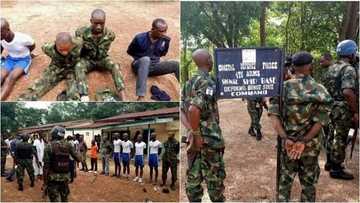 An cafke wasu Sojojin bogi yayin da suke atisaye da muggana makamai (Hotuna)