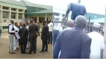 Drama as Benue lawmakers jump fence to enter House of Assembly Complex (video)