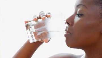 Sirruka 8 na shan ruwa da sassafe kafin cin abinci