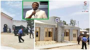 Emir of Bauchi rejects Pastor Adeboye's visit to his palace, then this happens (Photos)