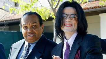 Da dumin sa: Mahaifin Michael Jackson, Joe, ya riga mu gidan gaskiya