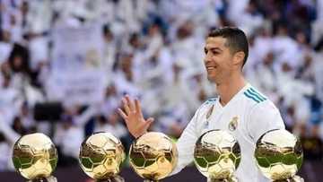 Gaskiya ta fito: An gano mutumin da Ronaldo ya siyarwa kofinsa na Ballon d'Or a shekarun baya