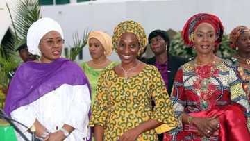 Kwam-baya: Shugaba Buhari ya dauka wa matarsa hadimai 10, matar Osinbajo ma 10