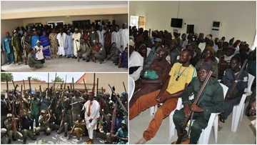 Sojojin Najeriya sun yi hadin gwiwa da mafarauta don yaki da mayakan Boko Haram (Hotuna)