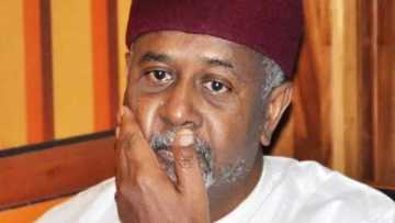 Wani dan jarida ya fallasa halin da Sambo Dasuki yake ciki a kurkukun hukumar DSS