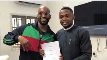 Kowa da kiwon da ta karbe shi: Yaron Ministan Buhari ya tsunduma harkar waka