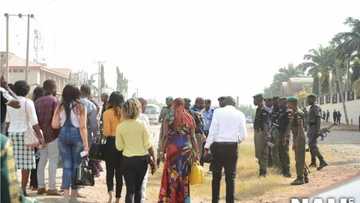 Police bar journalists, IPOB members from entering Federal High Court premises (photos, video)