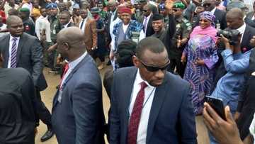 BREAKING: Taraba stands still as Yemi Osinbajo arrives for state visit, huge crowd mobs VP at airport (See Photos)