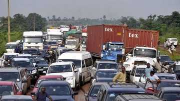 BREAKING: 14 passengers burnt to death as bus catches fire on Lagos-Ibadan expressway