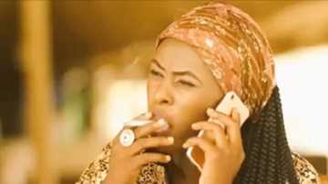 Dandalin Kannywood: Jaruma Nafisa Abdullahi ta saki zafafan hotunan ta tana busa sigari