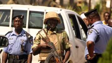 Mutane shida sun shiga hannu bayan jibgar wani dan sanda bisa zargin satar al'aura