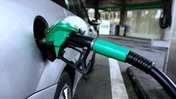 Labari da dumi-dumi: Gwamnatin Buhari ta rage farashin man fetur