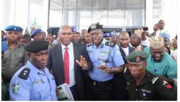 Yanzu Yanzu: ‘Yan Sanda sun saki Sanata Omo-Agege da ya jagoranci sace sandar iko na majalisa