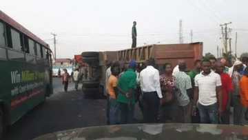 Trailer kills 4, damages 5 vehicles near Jos - Police