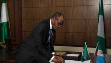 Amazing Story! How Buhari Was Convinced To Wear Suit