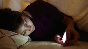 Masana sun bayyana Ilolin da amfani da wayar salula cikin dare ke haifarwa