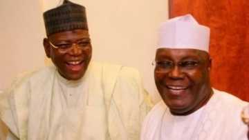 Ku jira shugabancin 2023 domin bazaku iya da Buhari ba – Tsohon gwamna a mulkin soja ga Atiku da sauran masu neman takara