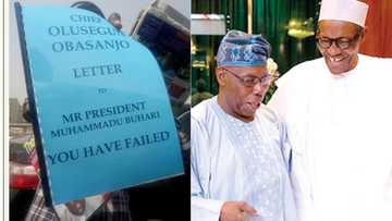 Abun babba ne: Ana siyar da wasikar da Obasanjo ya aika ga shugaba Buhari a Abuja