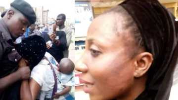 Duba yadda wani dan sanda ya zage ya shararawa wata matar aure mai goyo mari a kan cin hancin N50