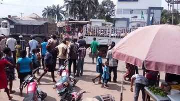 Panic as robbers attack banks in Niger state, kill 2 policemen, others