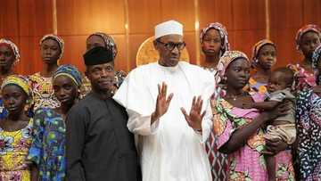 Da Ɗuminsa: Ban manta da ragowar Yan matan Chibok dake hannun Yan Boko Haram ba, Inji shugaba Buhari