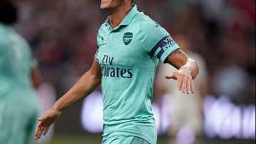 Mesut Ozil leads Arsenal to comprehensive victory over PSG in the International Champions Cup in Singapore