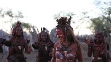 Dalilin da yasa kabilar Himba basa yin wanka